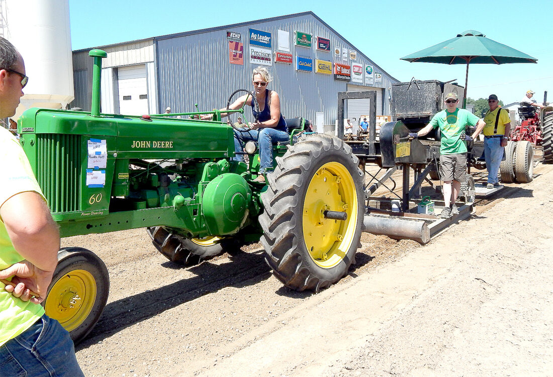 Lafayette tractor pull all about highpowered fun News, Sports, Jobs